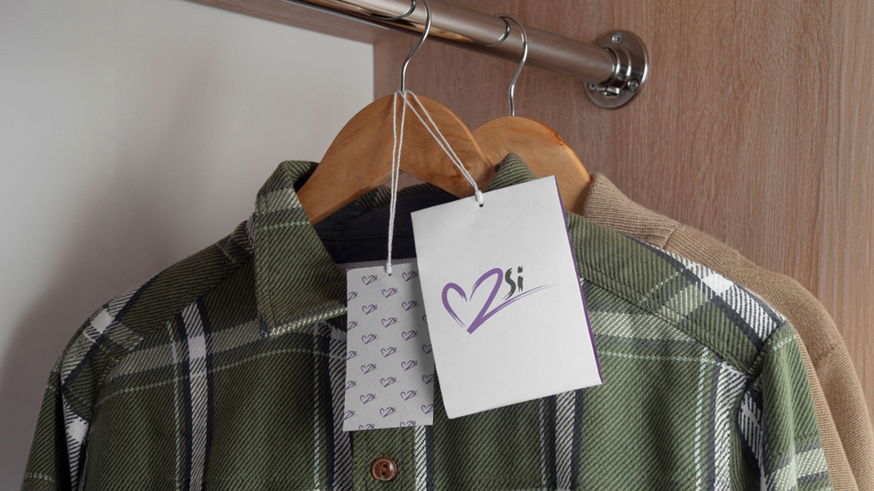 Дизайн логотипа для интернет-магазина женской одежды