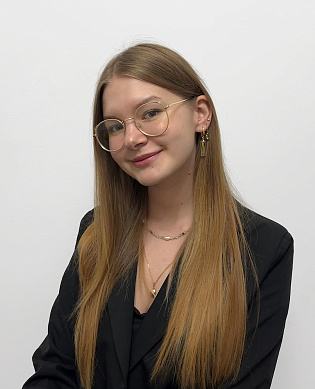 Полина